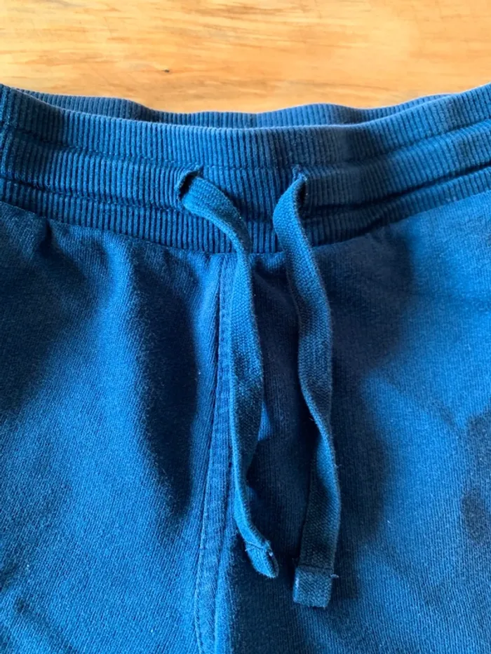 Short h&m taille 6/7 ans - photo numéro 2