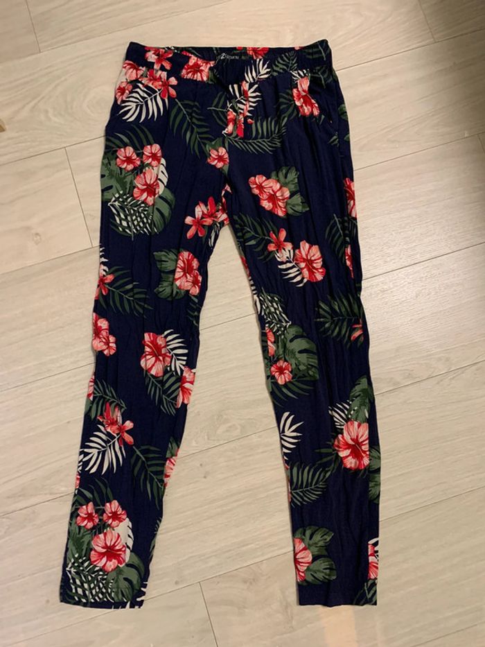 Pantalon fluide fleuri 38