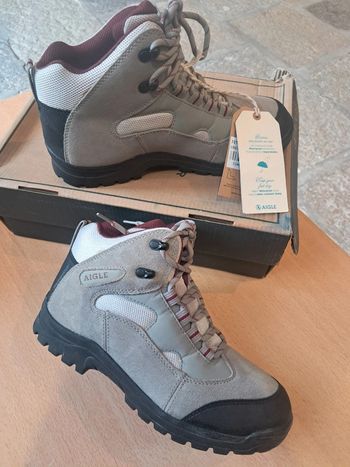 Aigle chaussures marche rando P.38 neuves