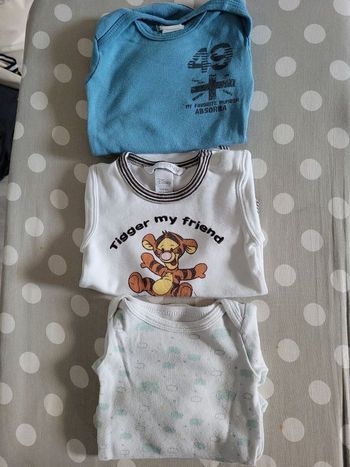 Lot 3 bodys 3 mois bébé