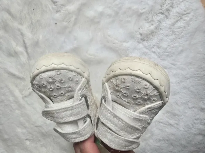 Basket broderie dentelle h&m taille 18/19 - photo numéro 4