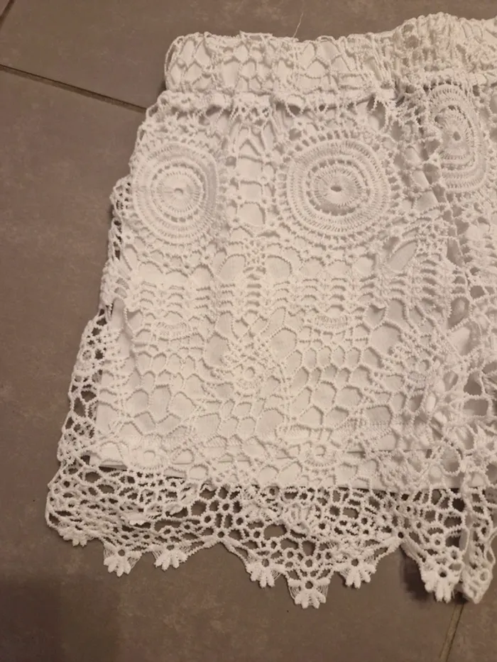 Short blanc dentelle - photo numéro 2