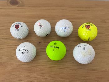 Lot 7 balles de golf