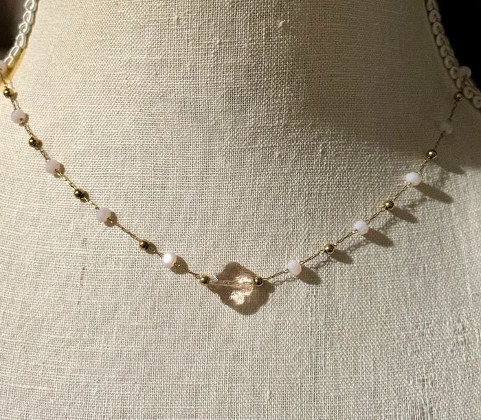 Collier réglable acier inoxydable or perle et trèfle rose pastel - photo numéro 4