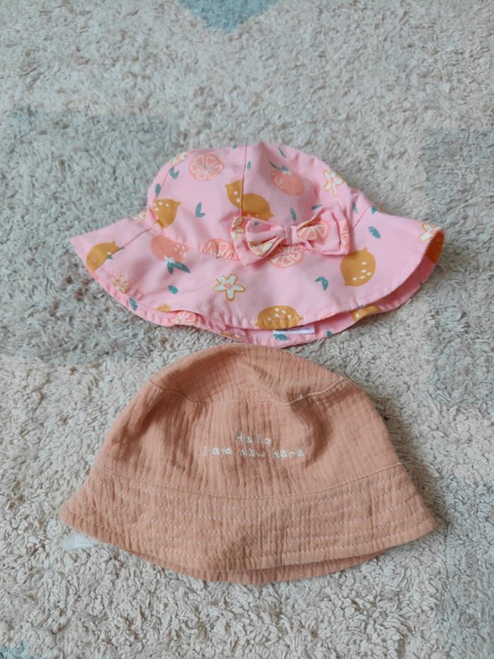 Chapeaux
