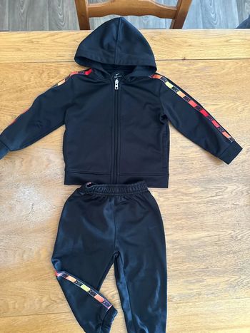 Ensemble Nike dry fit 24 mois