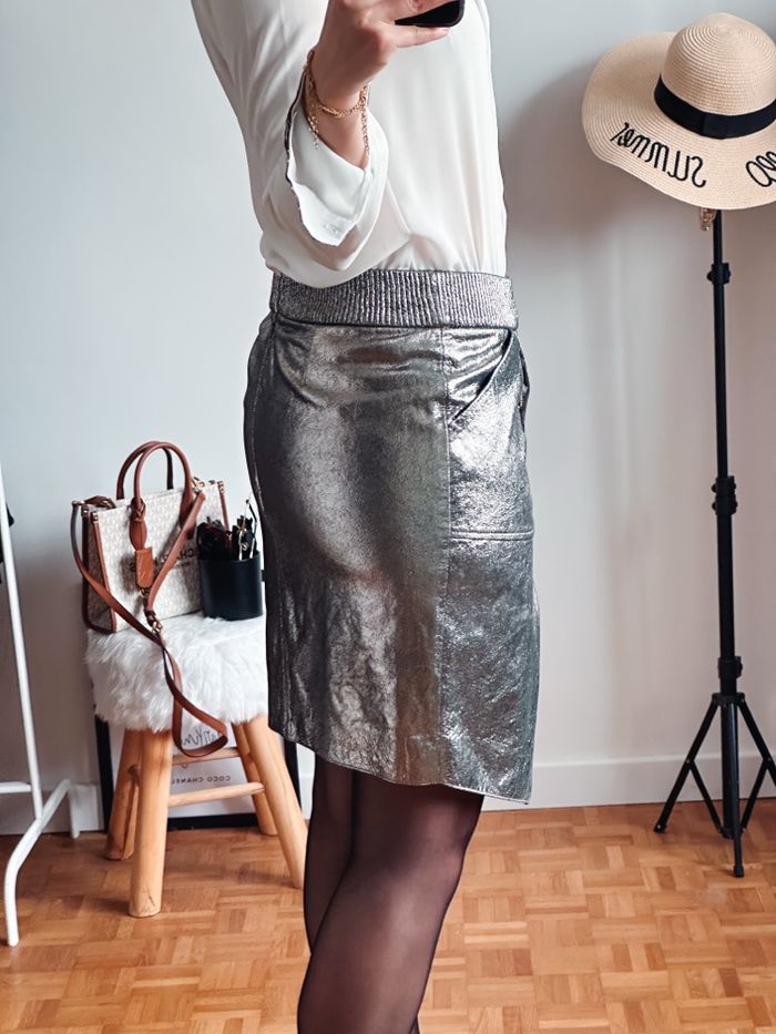 Jupe en cuir argenté Karl Lagerfeld taille 36 - photo numéro 3