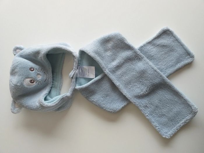 Ensemble bonnet et écharpe 12/18 mois