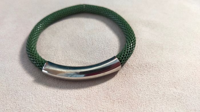Lot de 2 bracelets rigides verts & argentés – Collection Émeraude Urbaine - photo numéro 9