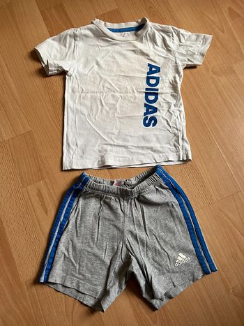 Bel ensemble d’été Adidas T-shirt + short T. 18-24 mois/92 cm garçon