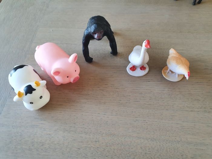 Lot d'animaux - photo numéro 3