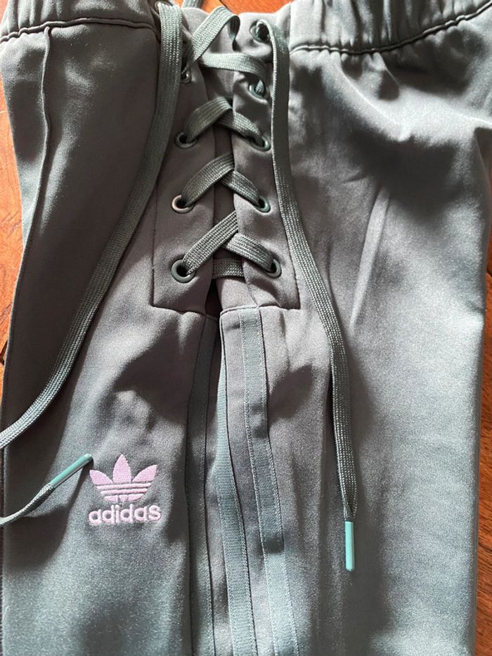 Pantalon Adidas vert foncé - photo numéro 3