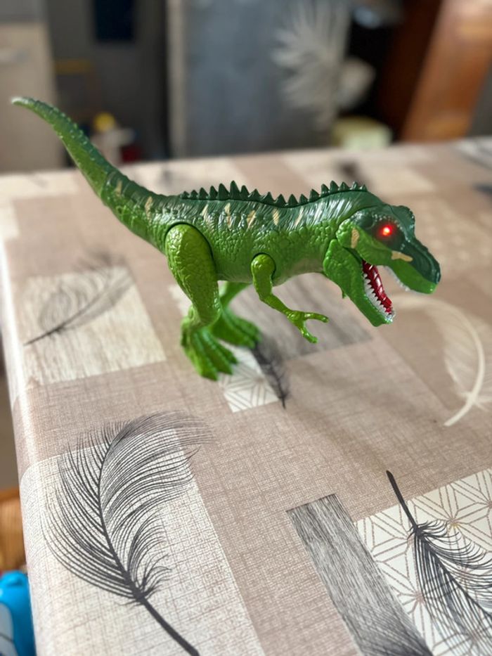 Jouet dinosaure lumineux et sonore