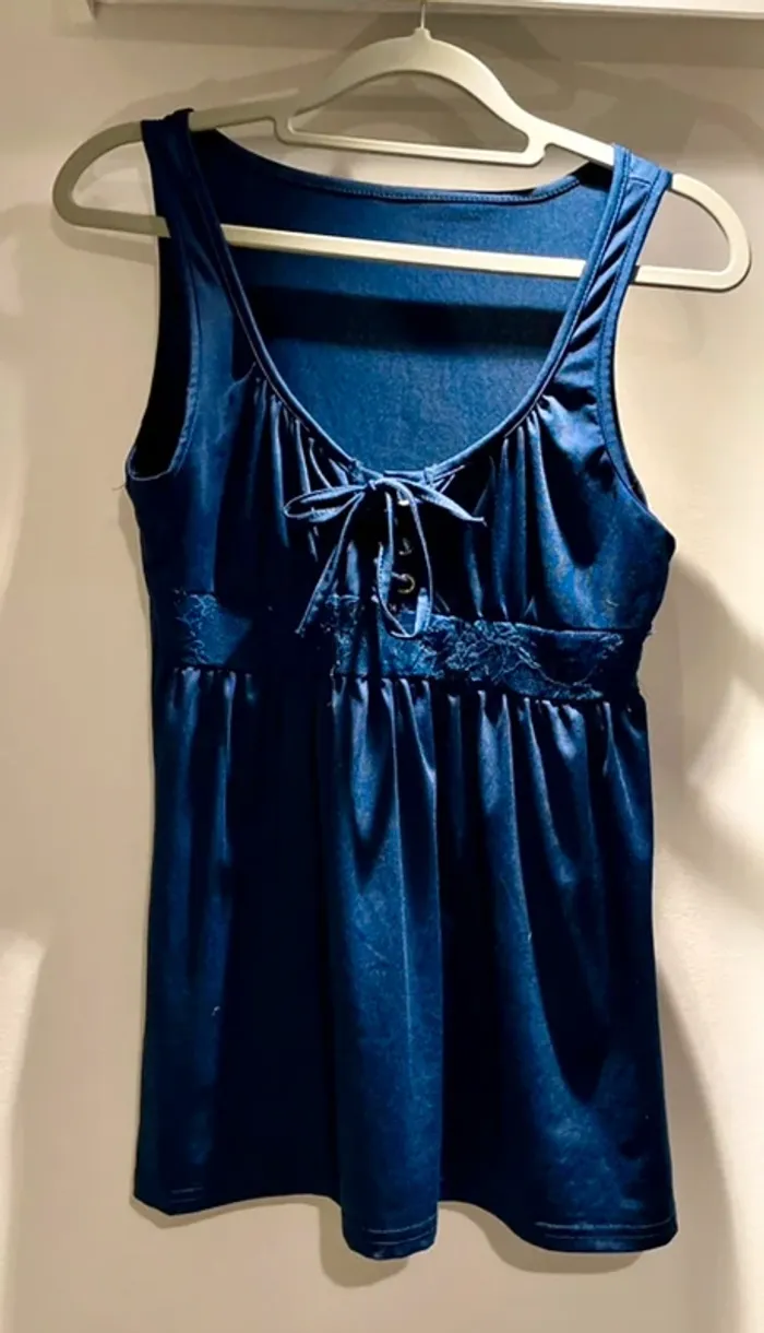 Top bleu marine avec dentelle – Taille S