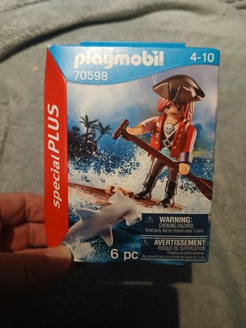 Playmobill,pirate avec bébé requin