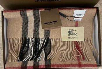 Écharpe Burberry  Couleur Sable Neuve 100% cachemire Sac+ boîte 