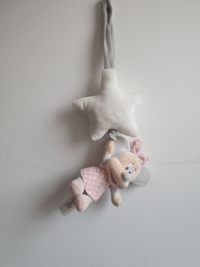 Doudou peluche  musicale  Minnie Disney