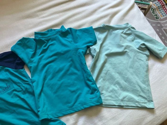 Lot maillots et t-shirt uv 18 mois - photo numéro 2