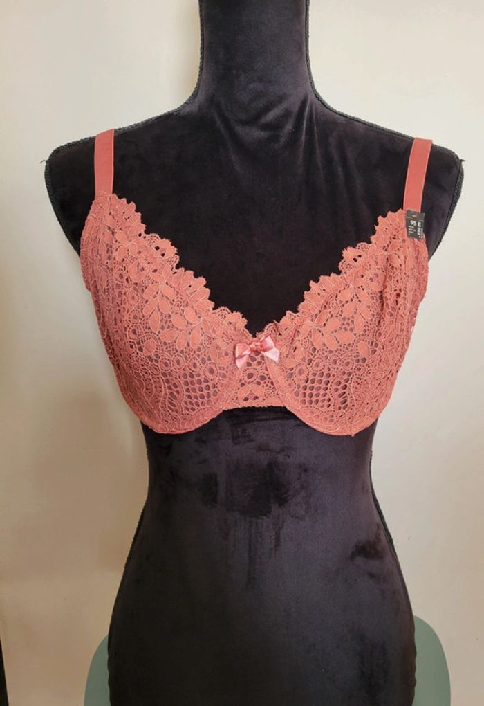 Soutien-gorge vieux rose corbeille Etam 95E