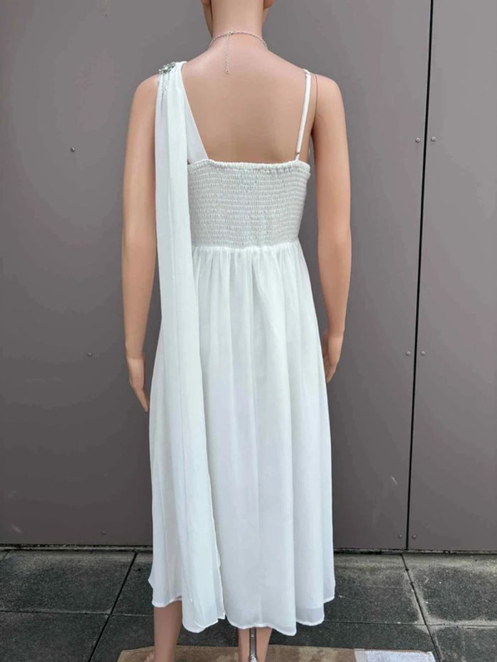 Robe blanche asymétrique élégante – Taille S – très bon état - photo numéro 7