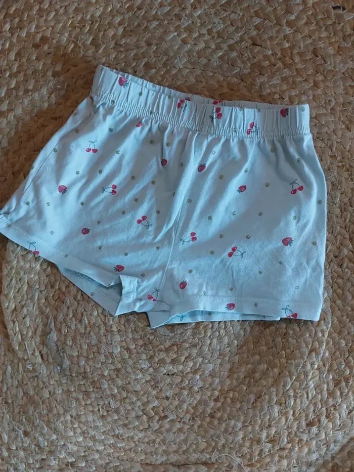 Short fraises 🍓 4 ans