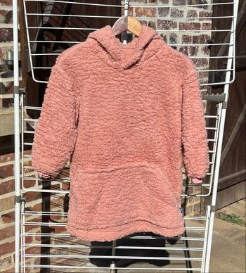 🧸 Sweat à capuche enfant effet pilou-pilou – Vieux Rose
