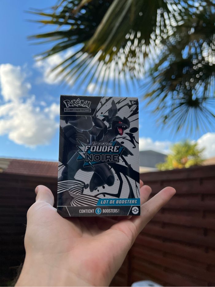 Bundle Pokémon écarlate et violet foudre noire - neuf et scellé