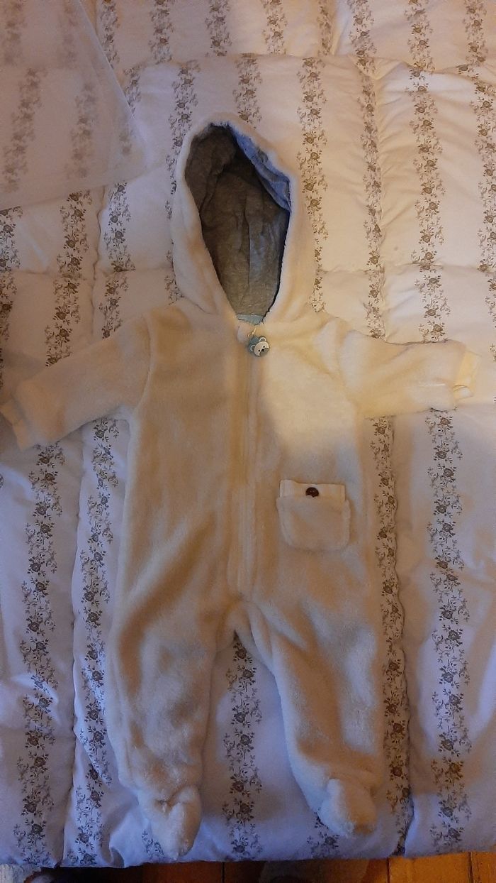 Combinaison beige TQF 1mois