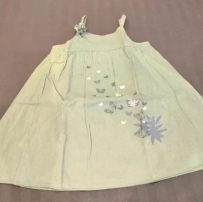 12 € Robe Vertbaudet Taille 2 ans (24 mois) Excellent état - photo numéro 3