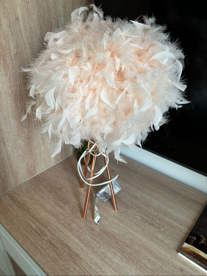 Lampe en métal abat jour en plume rose maison du monde - photo numéro 5