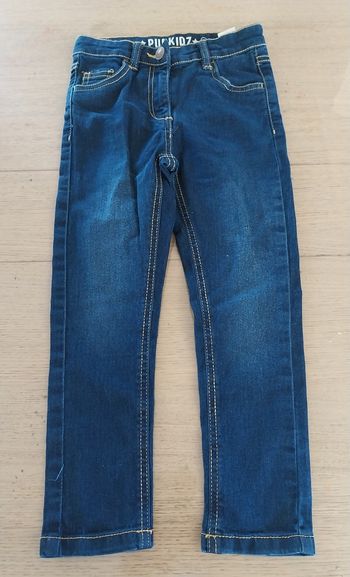Jean fille 5ans neuf