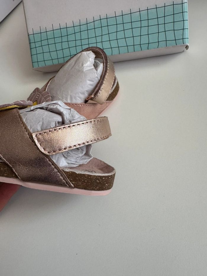 Magnifique nus pieds fille 25 carrément beau neuf rose gold - photo numéro 4