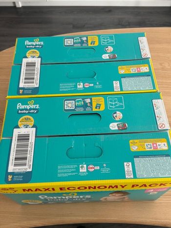 Couches Pampers baby dry taille 4