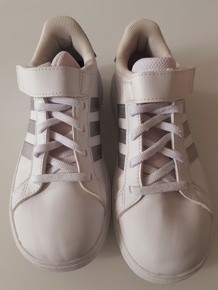 Basket Adidas taille 33