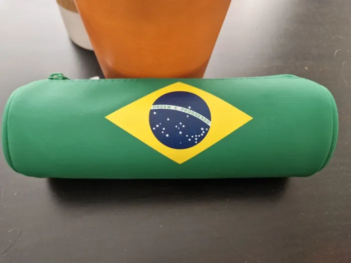 Trousse vert avec le drapeau du bresil - photo numéro 2