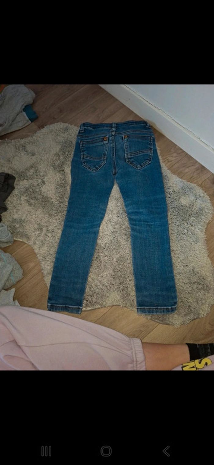 Jeans troué 4 ans - photo numéro 3