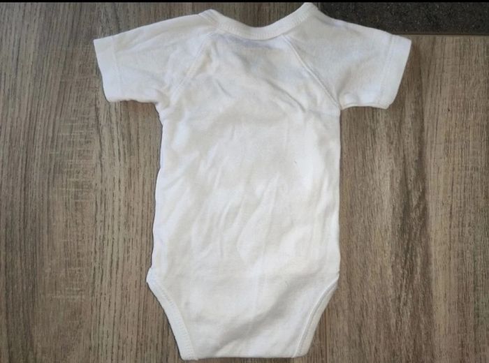 Lot 5 bodies manches courtes taille 1 mois - photo numéro 9