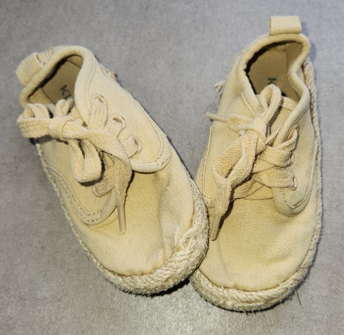 Chaussure en toile à lacets Kiabi taille 23 - photo numéro 1