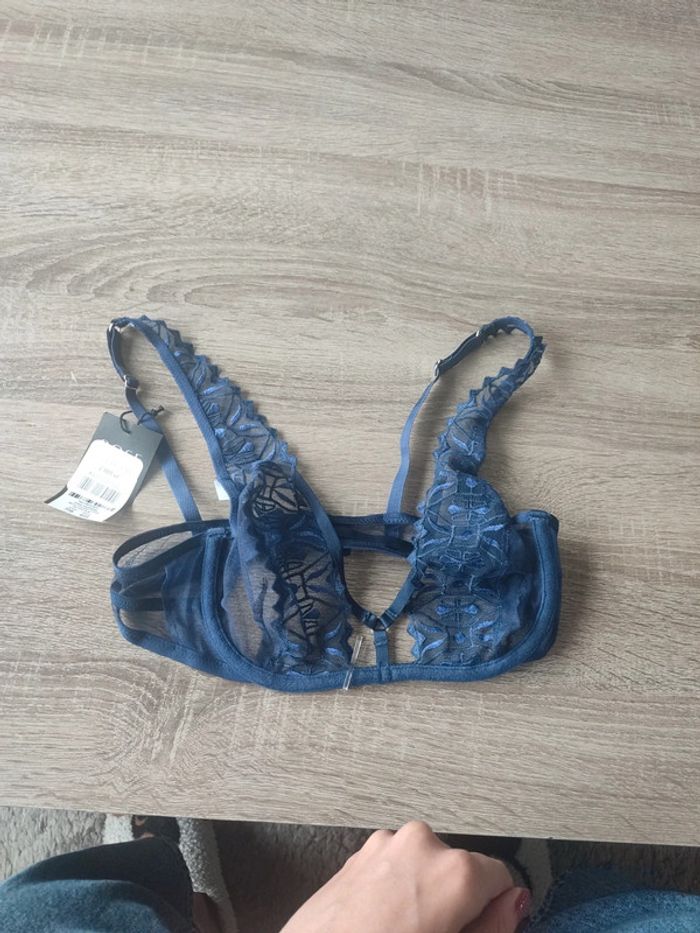 Rose rouge gorge soutien gorge