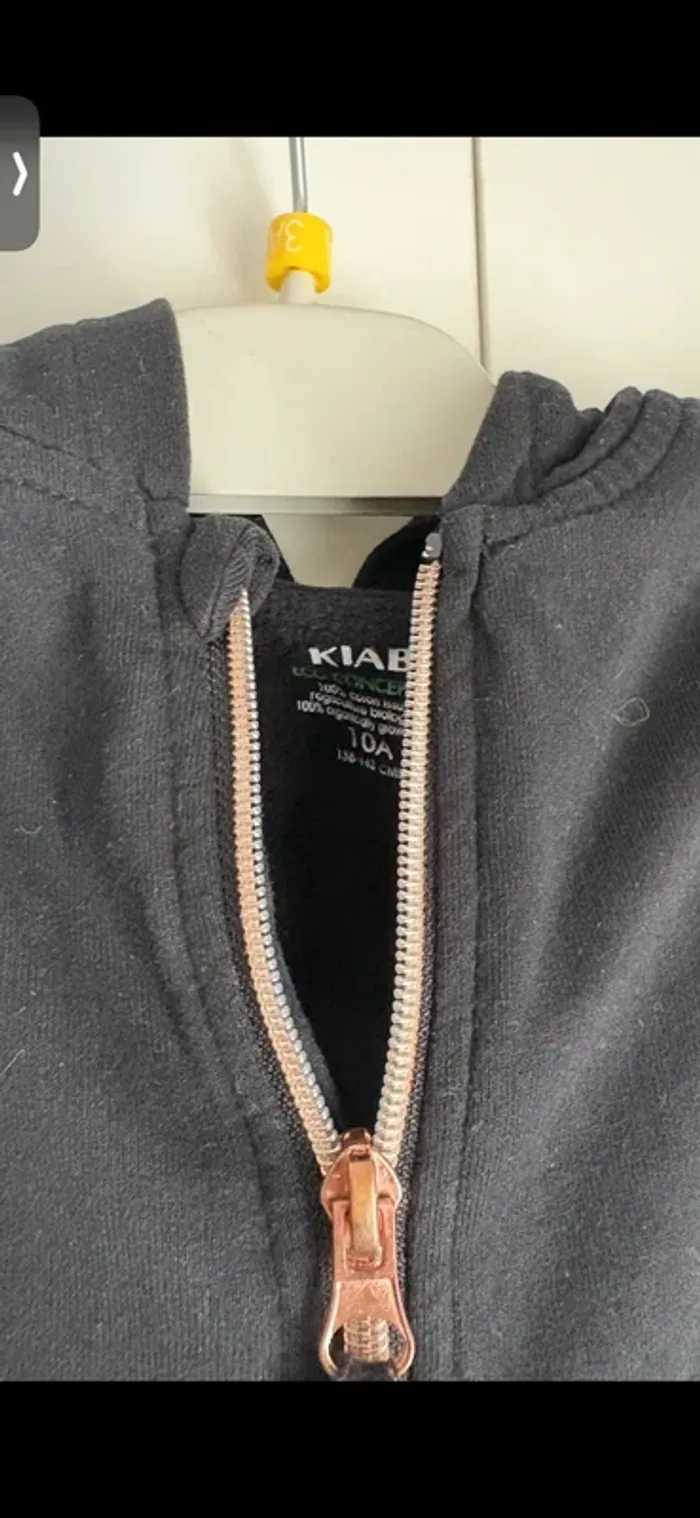 Veste a capuche noir Kiabi taille 10 ans fille - photo numéro 2