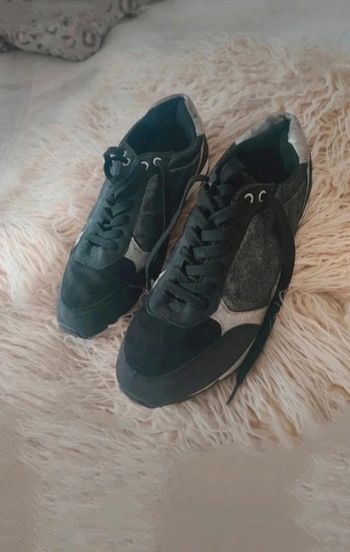 Baskets noires et argent Moa