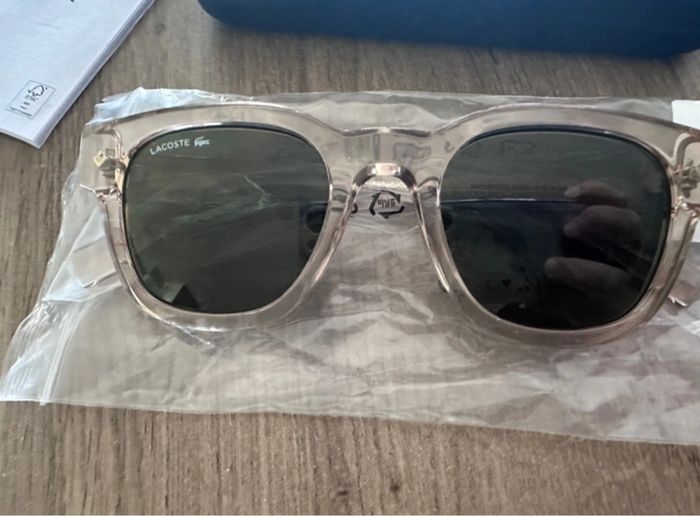 Lunettes Lacoste neuve - photo numéro 3