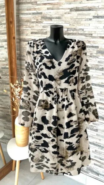 Robe crème et noire esprit léopard camouflage