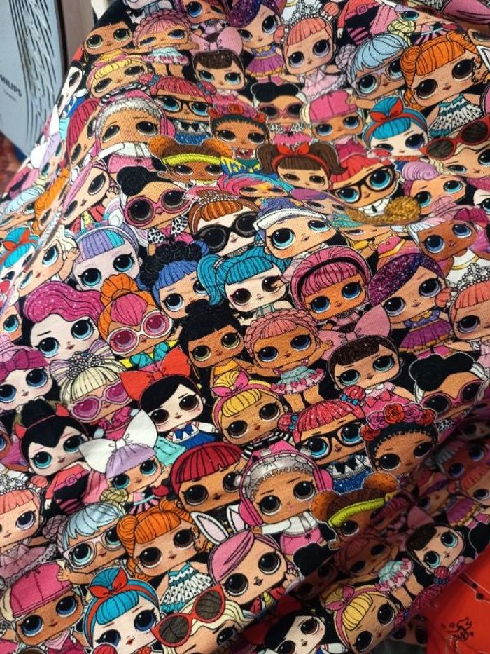 Tissu poupée lol coloré