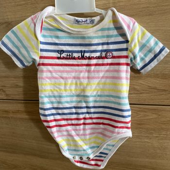 Bodies.    Bon état.  6 mois