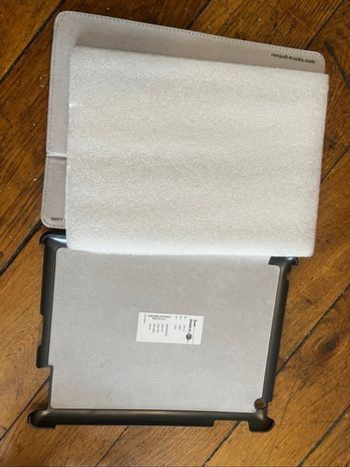 Housse Mobilis pour iPad C2 – Neuf sous emballage - photo numéro 3