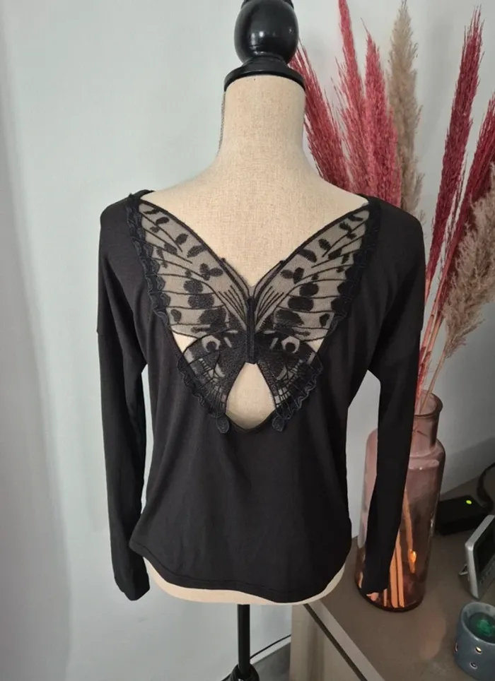 Très joli top dos papillon 🦋 - Neuf