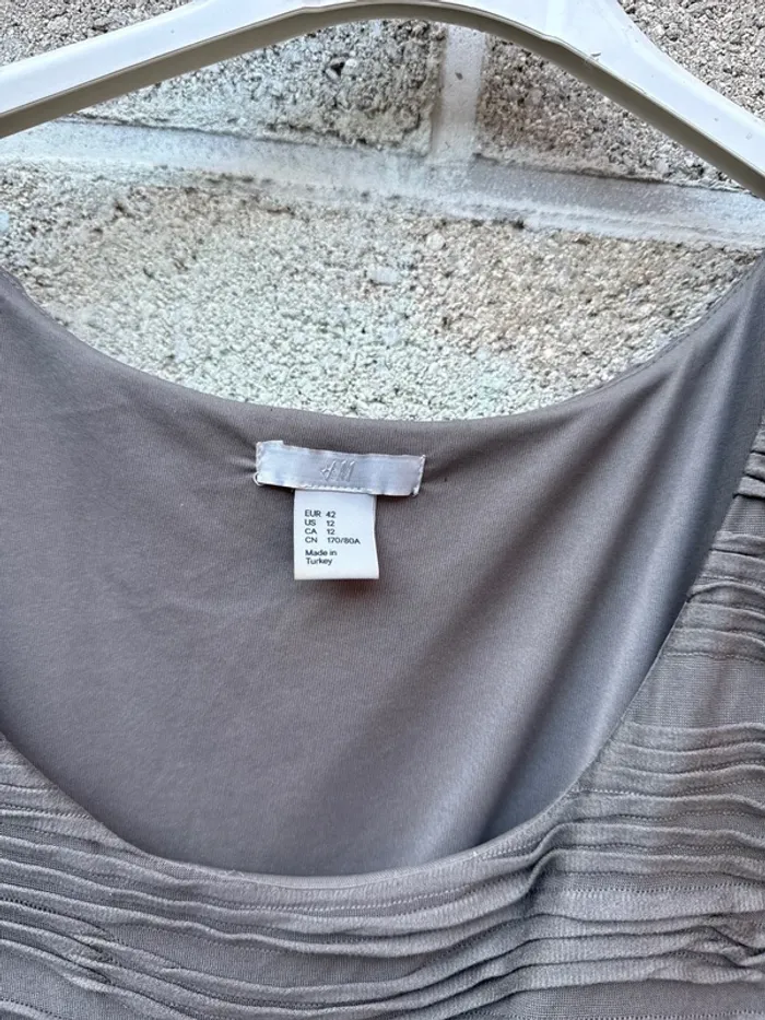 Robe h&m taille 42 - photo numéro 2