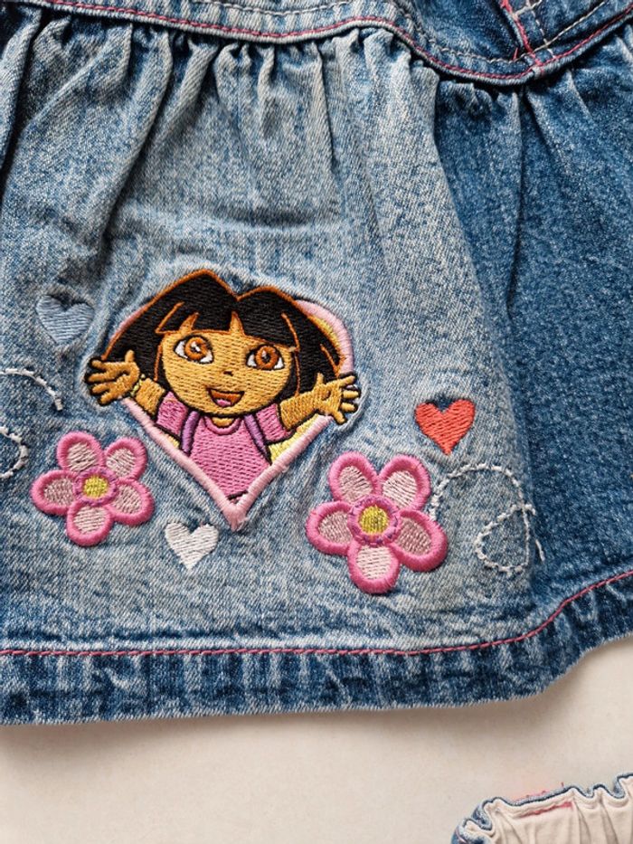 Lot  jeans Dora en 5 ans - photo numéro 3