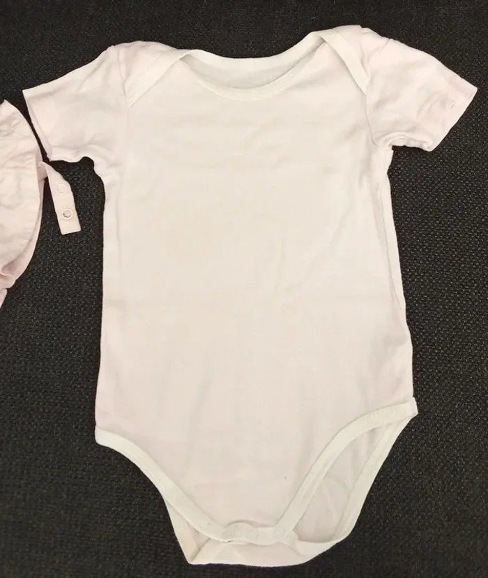 Lot vêtements fille 9/12 mois - photo numéro 12